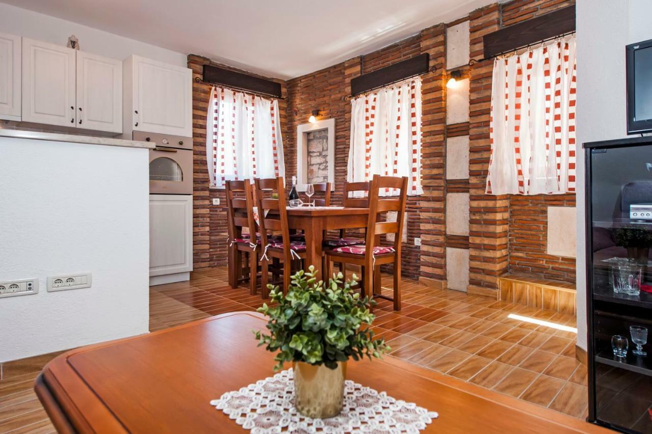 Guesthouse Ancient Stone Rovinj Extérieur photo